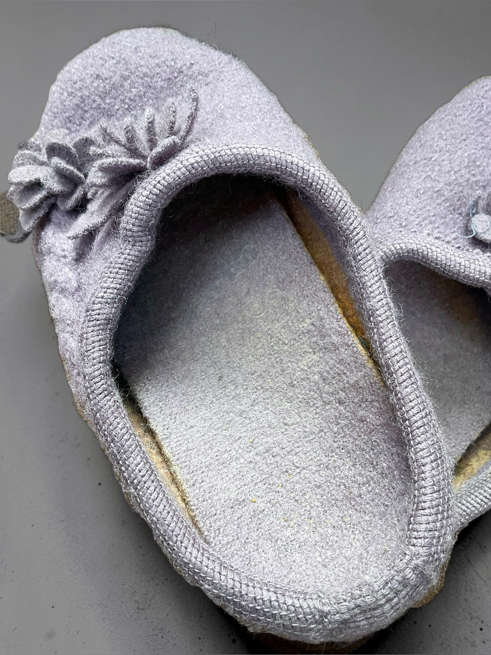 🌺HAFLINGER Wool Slippers-10 WIDE - Picture 3 of 8